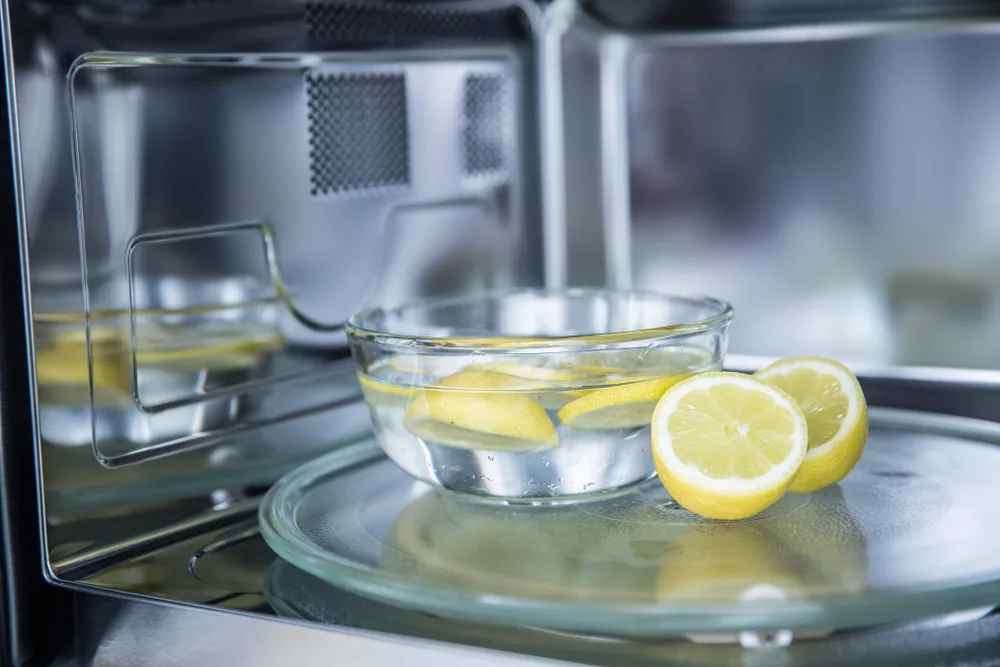 4 Ways to Clean Using Lemons