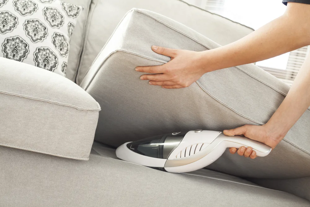 6-Step Guide for Keeping Your Living Room Tidy