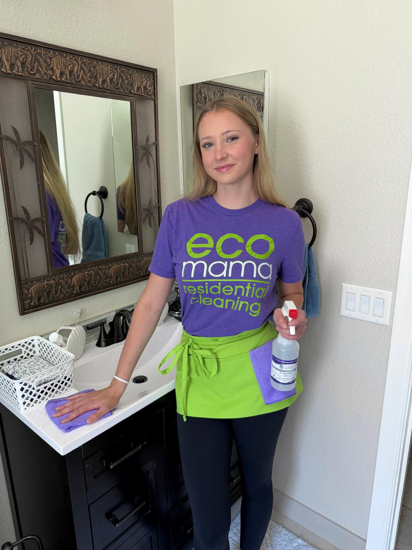 Eco Mama deep cleaning a Fountain Hills kitchen